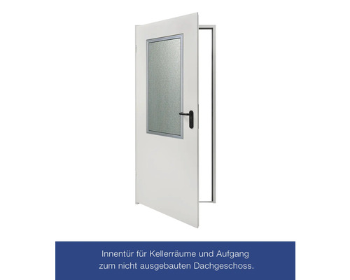 Geöffnete Innentür mit Glaseinsatz und schwarzem Griff für Keller und Dachboden
