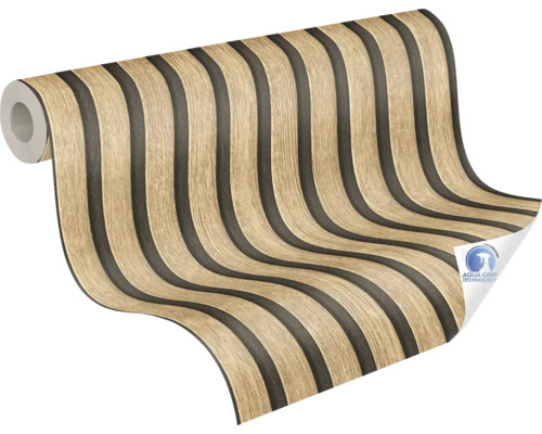 Tapetenrolle mit Holzoptik und Streifenmuster