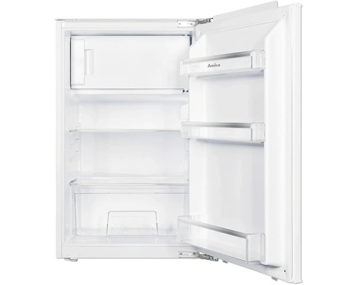 Réfrigérateur ouvert avec étagères et tiroirs