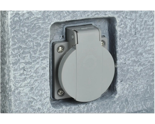 Abgedeckte Steckdose für den Außenbereich