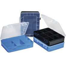 Plusieurs boîtes d''assortiment en plastique avec compartiments et couvercles transparents