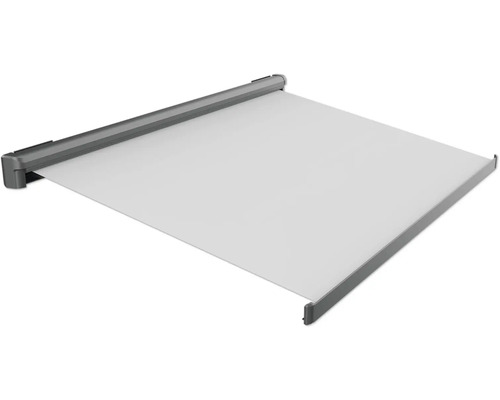 Store latéral déployé pour se protéger du soleil et du vent.