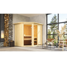 Sauna d''angle avec porte en verre à côté d''une salle de cheminée avec un tas de bois