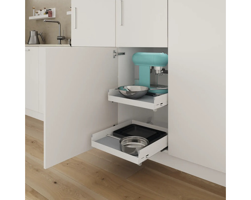 Küchenschrank mit ausziehbaren Regalböden zur Aufbewahrung von Geschirr und Küchengeräten