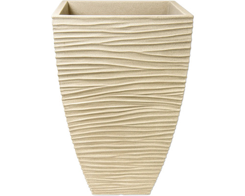 Rechteckiger Pflanzkübel mit wellenförmiger Struktur für den Aussenbereich.