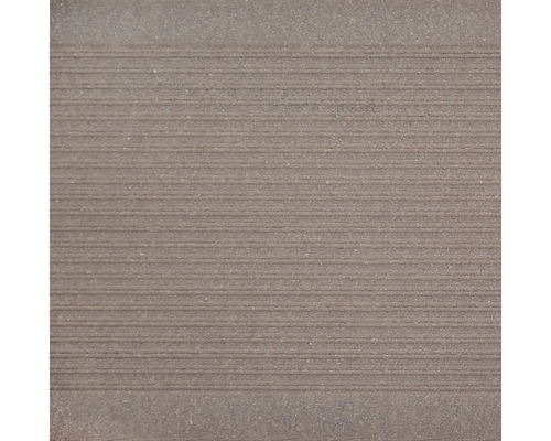 Pavé en béton avec structure de lignes horizontales