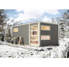 Modernes Gartenhaus mit Holzverkleidung und großen Fenstern im Wintergarten.