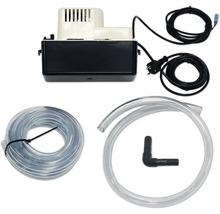 Kondensatpumpe mit Stromkabel und Ablaufschlauch