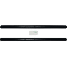 Zwei schwarze Heizungsrohre und Dichtungsringe