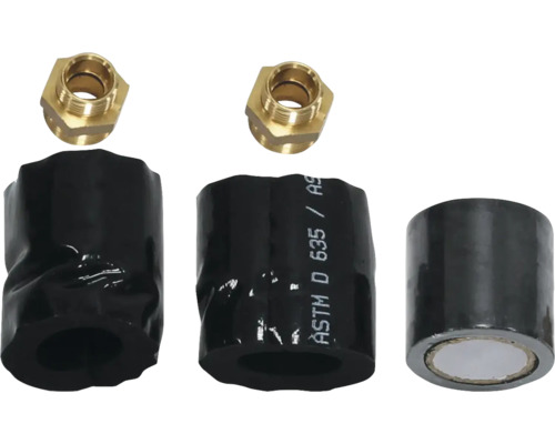 Image de deux raccords en laiton et trois rouleaux de ruban isolant pour installations sanitaires