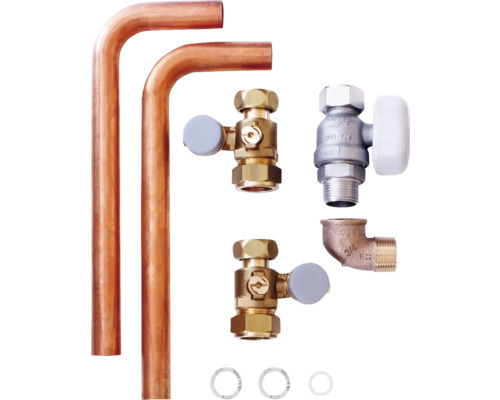 Verschiedene Kupferrohre, Ventile und Armaturen für Sanitärinstallationen