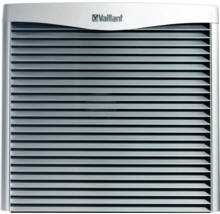 Vaillant Logo vor einer Heizungsverkleidung mit horizontalen Lamellen