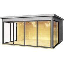 Abri de jardin moderne avec portes coulissantes et grandes fenêtres.