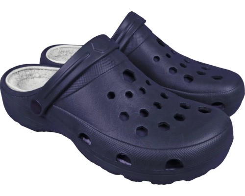 Paar Clogs mit Futter und Löchern