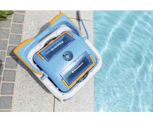 Robot de piscine Steinbach à côté d''une piscine