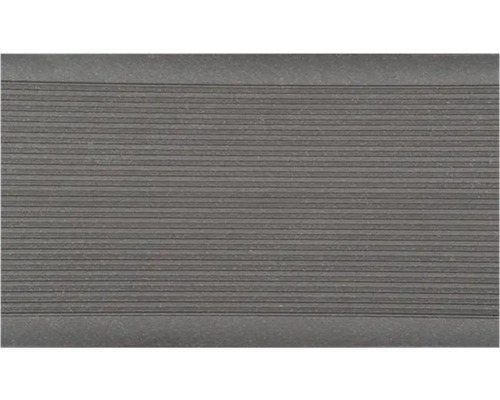 Treppenkantenprofil aus Kunststoff mit Rillen