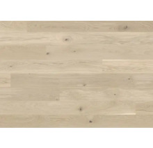 Planche en bois clair comme revêtement de sol