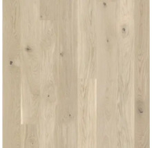 Planches de bois claires comme revêtement de sol