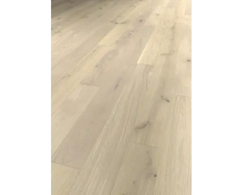 Plancher en bois clair
