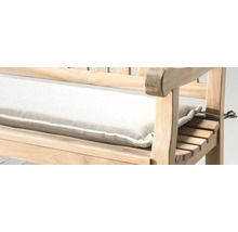 Vue détaillée d''un banc de jardin en bois avec coussin d''assise