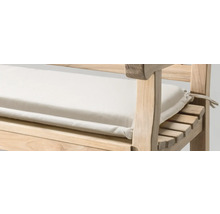 Vue détaillée d''un banc de jardin avec coussin d''assise