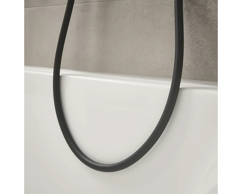 Brauseschlauch an Badewanne