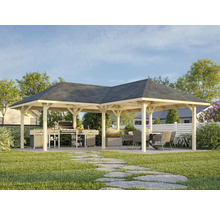 Grande tonnelle de jardin avec espace barbecue et coin salon sur une pelouse