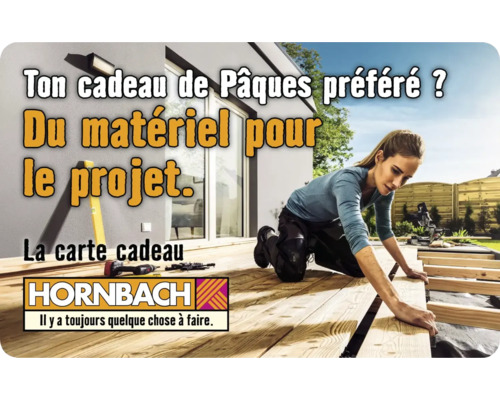 Femme posant une terrasse en bois avec des outils et le logo Hornbach