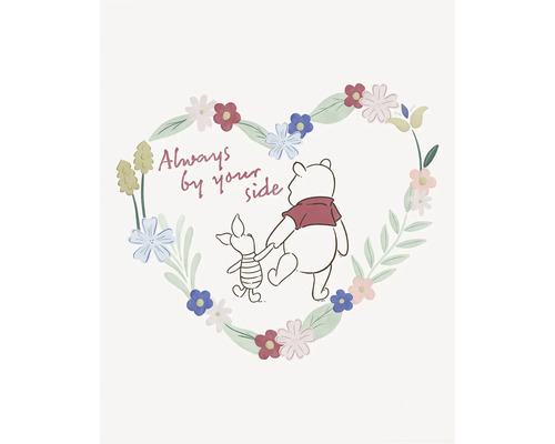 Illustration von Winnie Puuh und Ferkel im floralen Herzrahmen mit dem Schriftzug ''Always by your side''.