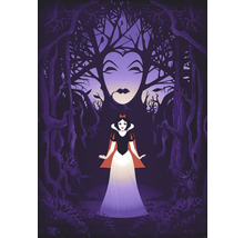Illustration de Blanche-Neige dans la forêt avec le visage de la méchante reine fait d''arbres