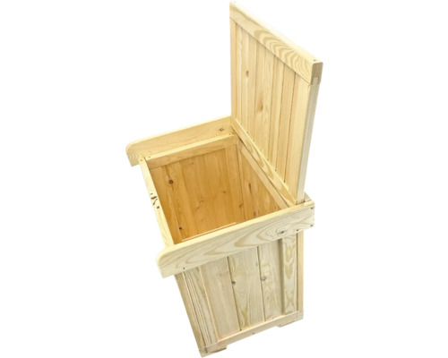 Offene Holzkiste für den Außenbereich zur Aufbewahrung