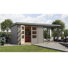 Scène de jardin avec remise à outils en bois, établi et terrasse couverte avec des sièges