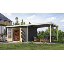 Gartenhaus mit offenem Anbau und geöffneten Doppeltüren, im Garten platziert