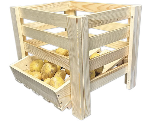 Étagère en bois avec pommes de terre
