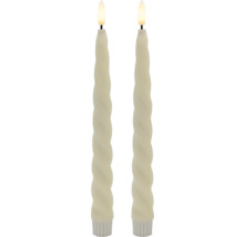 Deux bougies LED en cire véritable avec un aspect torsadé.