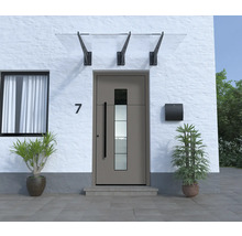 Fassade eines Hauses mit Haustür, Briefkasten und Vordach