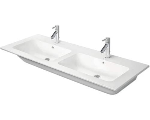 Doppelwaschtisch mit zwei Armaturen