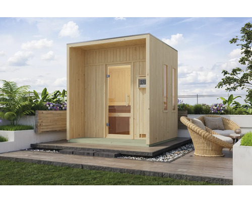 Freistehende Holzsauna im Aussenbereich mit Glastür und Steuerungselement
