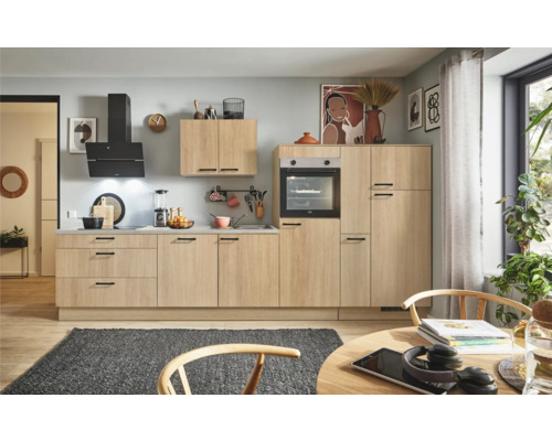 PICCANTE Plus Küchenzeile mit Geräten Casual 360 cm eiche aviva matt vormontiert Variante rechts 4067368018234 Helle Küche mit Küchenschränken, Dunstabzugshaube und Esstisch für ein helles und geräumiges Ambiente