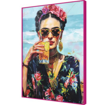 Peinture d''une femme avec des fleurs dans les cheveux, des lunettes de soleil et une boisson dans un verre