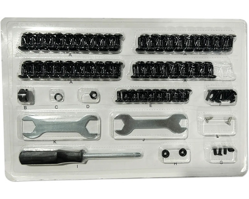 Sortiment mit Schrauben, Muttern, Schraubenschlüsseln und Schraubendreher in durchsichtiger Verpackung