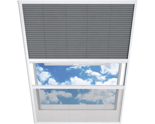 Dachfenster mit grauem Faltrollo