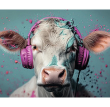 Porträt einer Kuh mit Kopfhörern