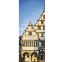 Bâtiment historique avec architecture à pignons à gradins