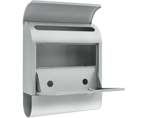 Geöffneter, silberfarbener Briefkasten zur Wandmontage
