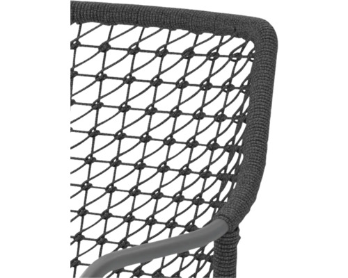 Vue détaillée d'une chaise avec assise tressée