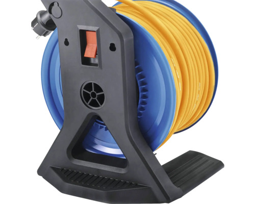 Kabeltrommel mit gelbem Kabel und Stecker