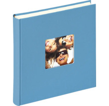 Album photo bleu avec découpe pour une image de couverture