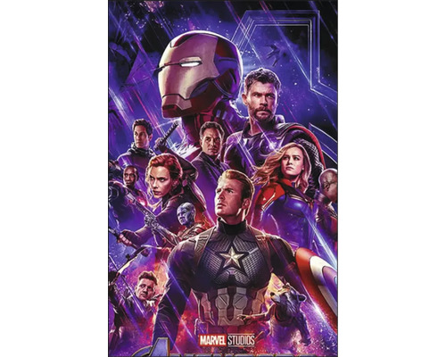 Avengers Filmszene mit diversen Charakteren und Marvel Studios Logo