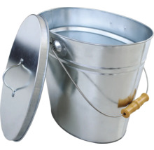 Verzinkter Eimer mit Deckel und Holzgriff